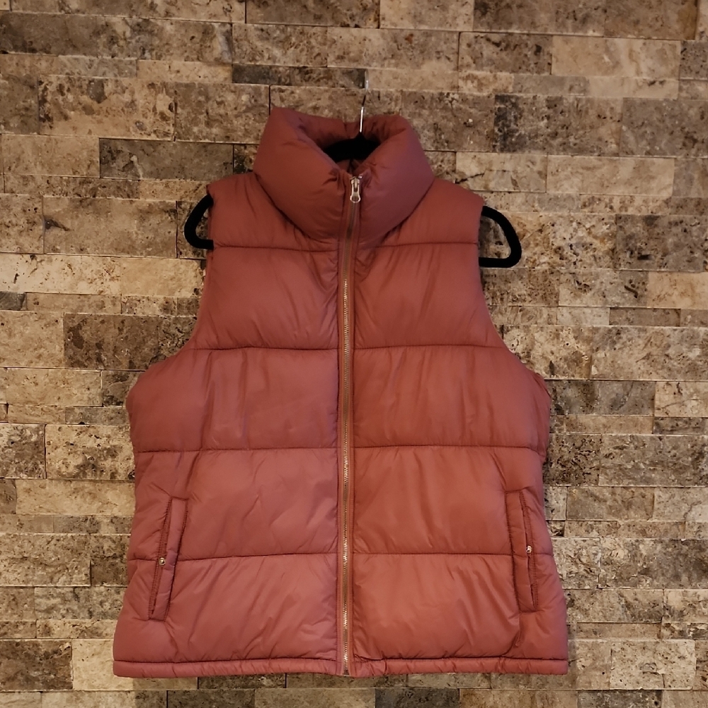 Old Navy Women's Quilted Vest - Brick Red